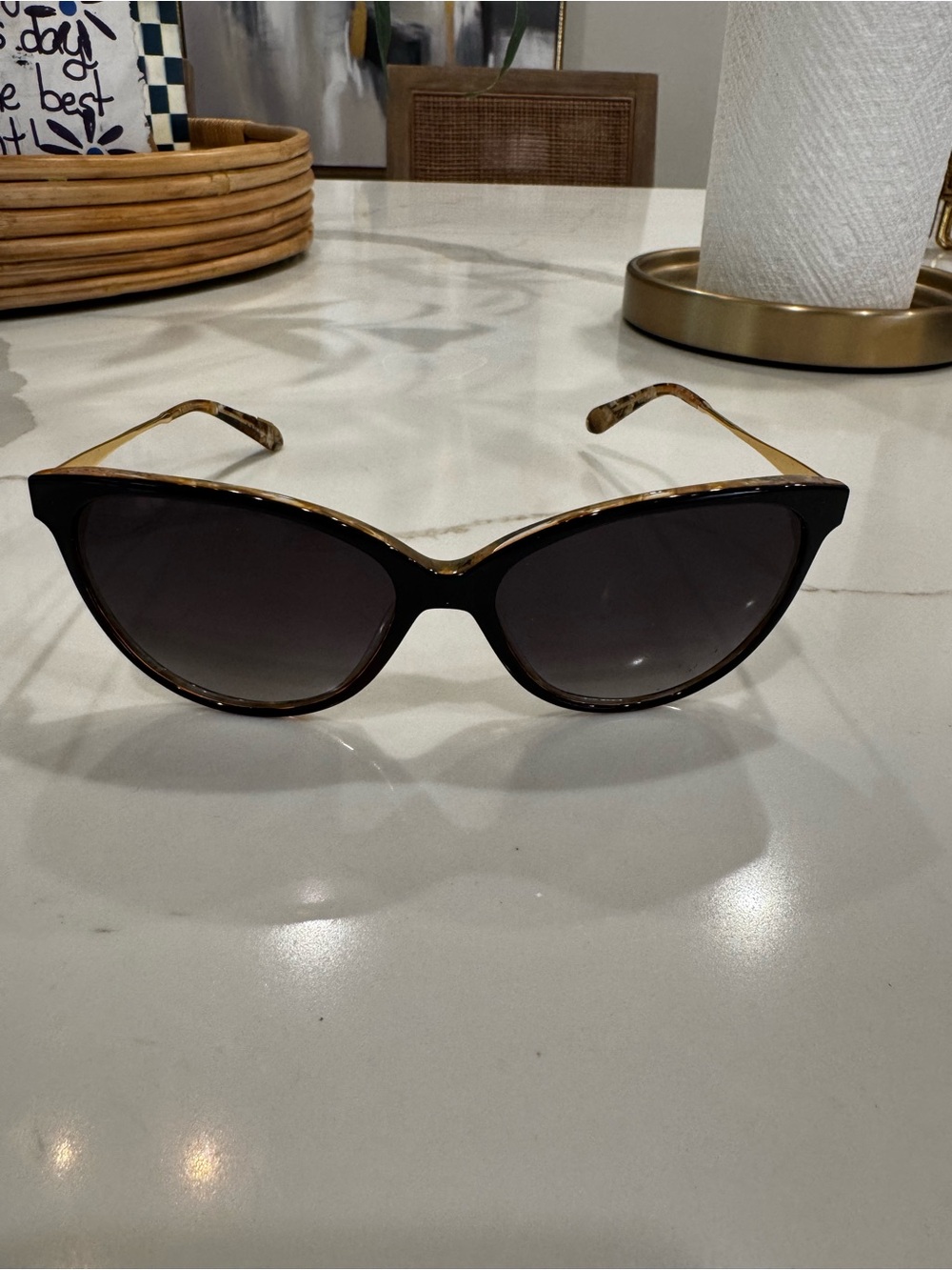 Krewe Tortoise Cat-Eye Women's Sunglasses - Black/Brown